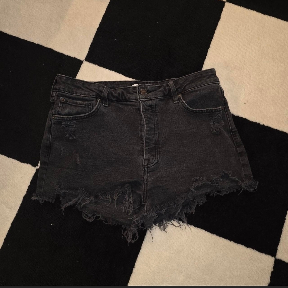 Forever 21 High-Rise Black Distressed Denim Shorts